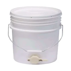 Little Giant 20 Qt Bee Bucket