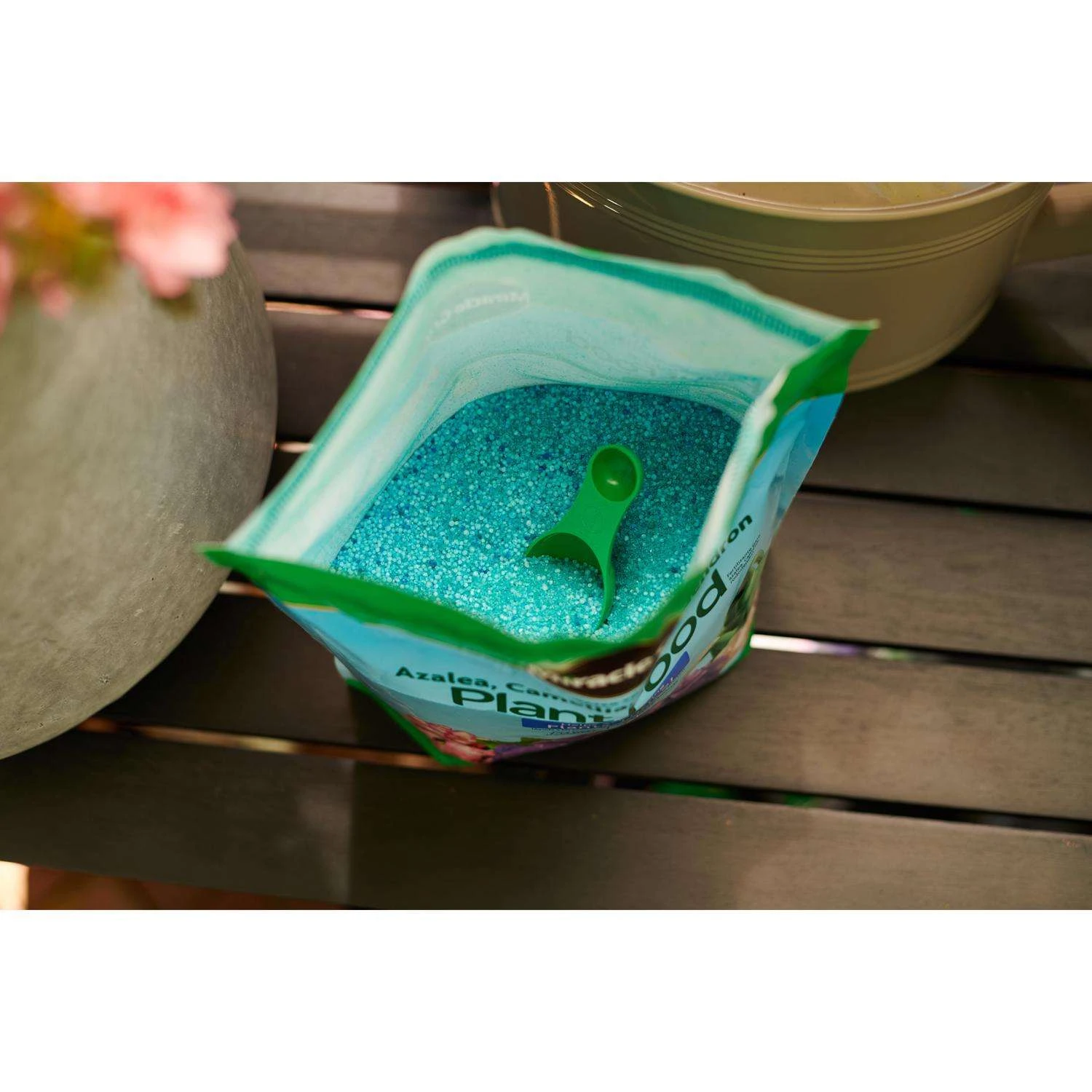 Miracle-Gro Powder Acid-Loving Plants Of Azalea, Camellia, Rhododendron Plant Food 5 Lb - Image 5