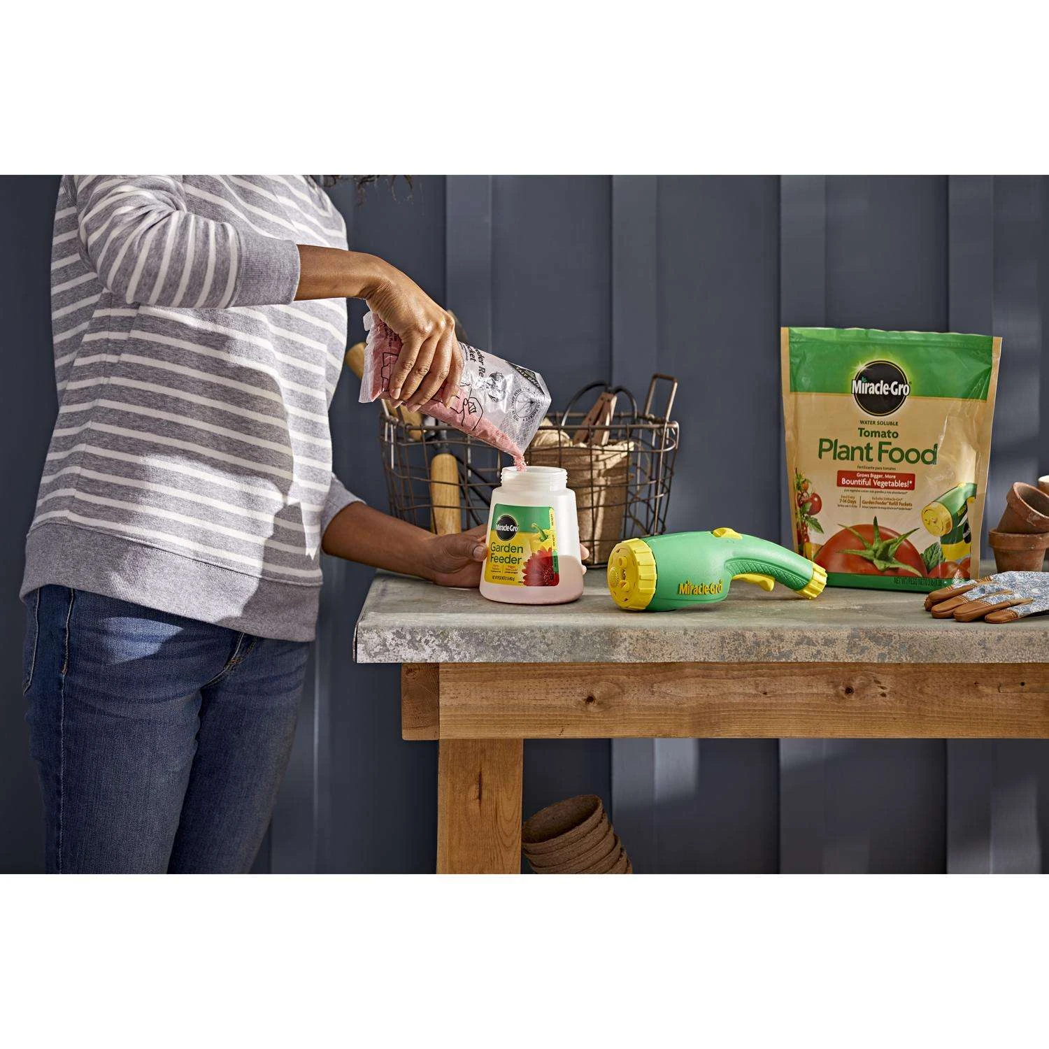 Miracle-Gro Granules Tomato Plant Food 3 Lb - Image 2